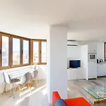 Las Palmeras - Best Location Cozy Apartment
