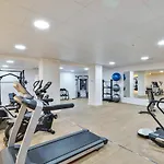 Lovely 3 Bedroom Apartment Next To Higueron Area.