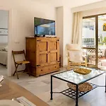 Living4Malaga Fuengirola Beach&Pool Apartment