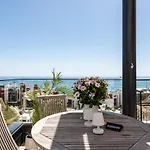 Penthouse Middel Views