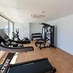 Penthouse Middel Views
