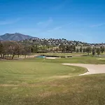 Sanders Golf - Lovely Two-Bedroom Apartment With Shared Pool