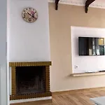House W Shared Pool, Perfect For Small Families