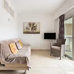 Marina View, Sunny One Bedroom Pyr