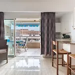 Marina View, Sunny One Bedroom Pyr