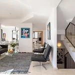 Modern Townhouse With Stunning View