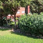 Relajate Cerca Del Mar, Con Vistas A Las Termas Romanas