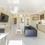 Villa Bella Vista - Modern Private Villa With 5 Bedrooms, Divided Into 2 Apartments, Sea View, And Pool