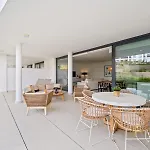 Apartment In Higueron West With Nice Garden