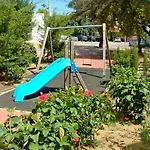104205) Casa En Fuengirola Con Aire Acondicionado, Aparcamiento, Terraza, Jardin