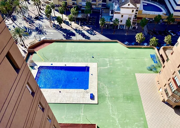 Las Palmeras - Best Location Cozy Apartment