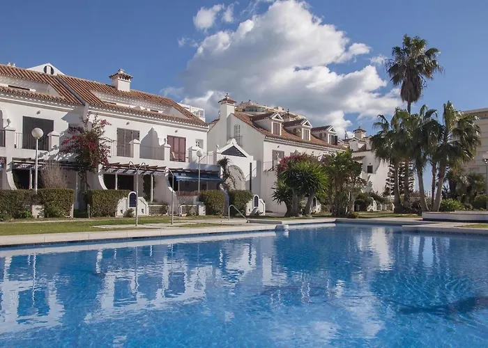 Lovely Townhouse Next To The Beach