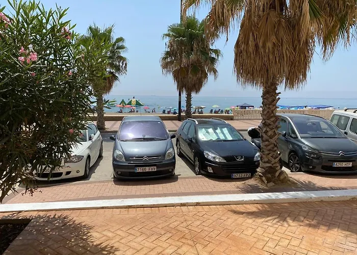 Beachfront Two-Bedroom Apartment In Fuengirola
