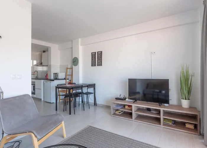 Central Apartment With Balcony In Fuengirola By Costarentals - Ref 92