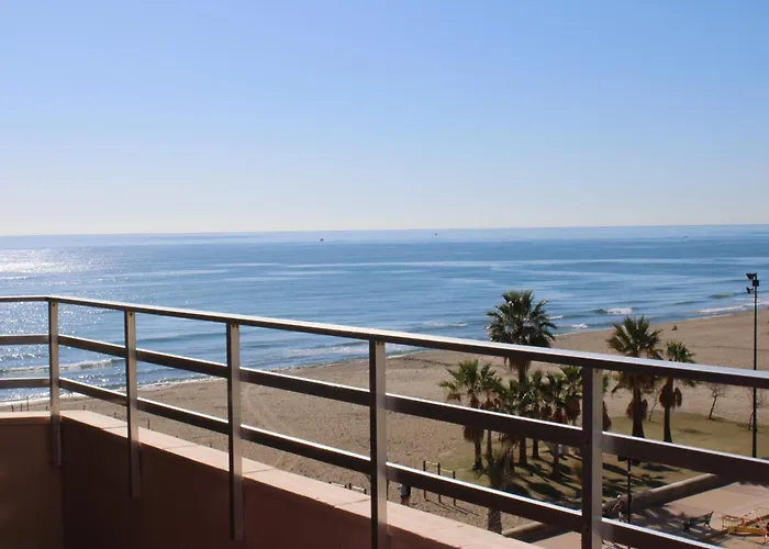 Ronda 3 Beachfront Apartment