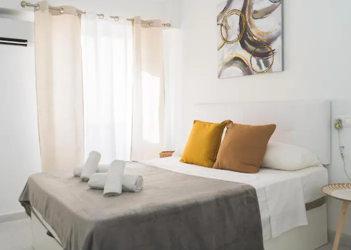 Beautiful Coastal 3-Bedroom - 1 Minute Away From Fuengirola Beach