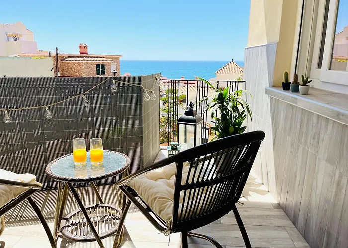 Cozy Apartment - Balcony & Sea View