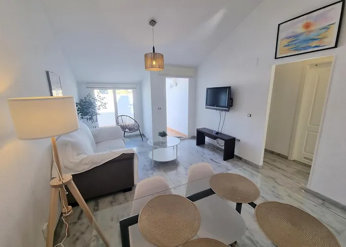 Los Olivos Beach And Pool Apartment
