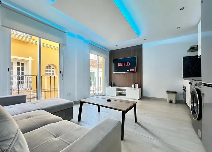 Aljaima I City Center And Beach Apartment