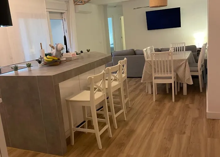 Fuengirola, Apartamento 4 Dormitorios 2 Banos Parking