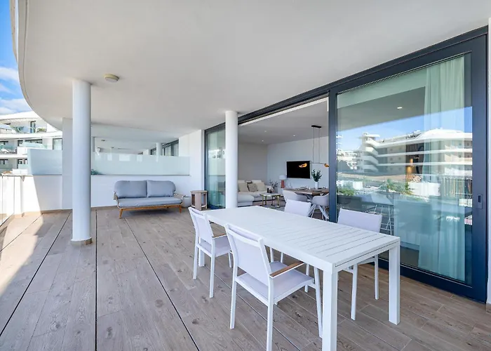Luxury Apartment El Higueron West
