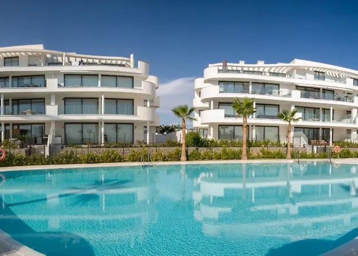 Vivi Homes - Cameron Pool, Patio, Garden & Beach