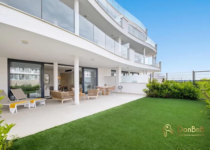 Apartment In Higueron West With Nice Garden
