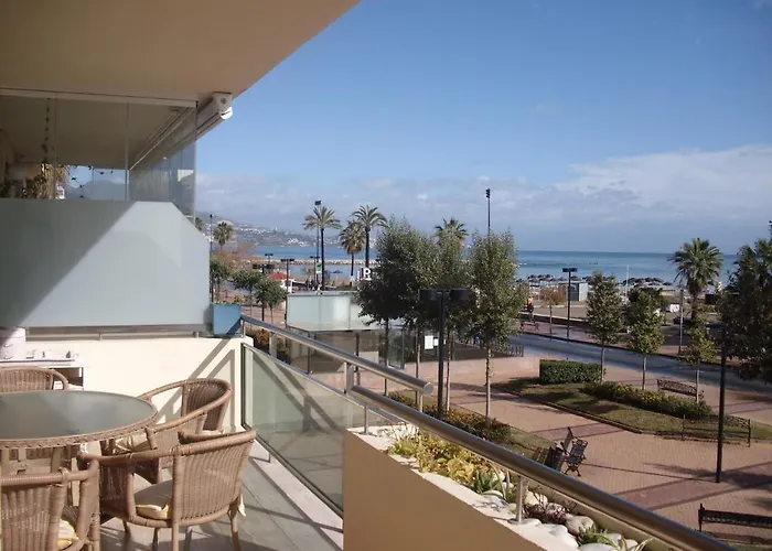 Primera Linea De Playa En Fuengirola Frente Al Puerto Deportivo