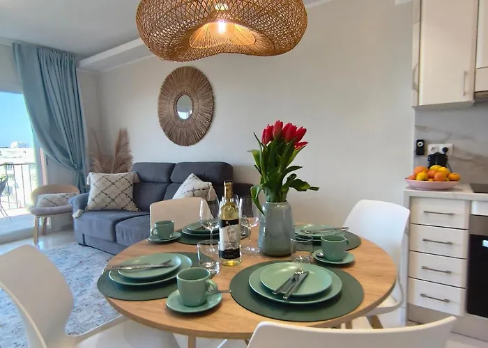 Fuengirola Castle And Sea Views Apartment