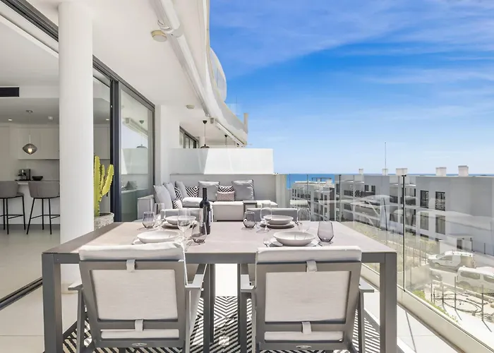 Vivi Homes - Casa Espanola