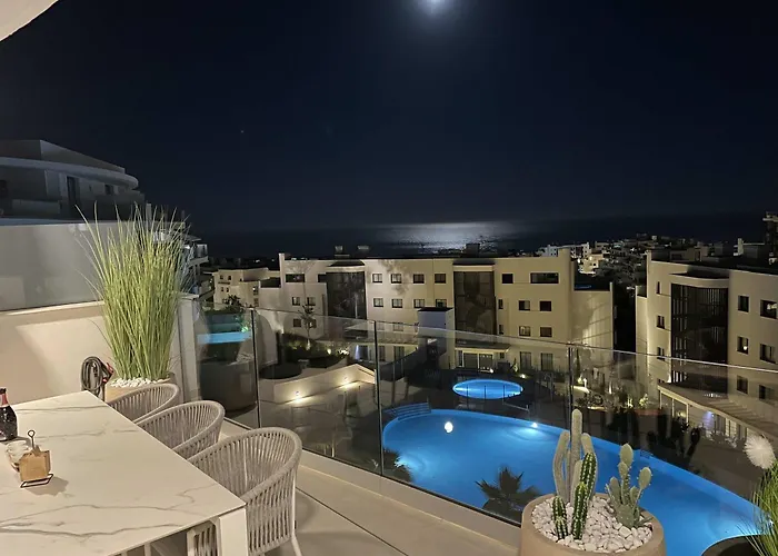 Huswell - Oceanview Stay In Higueron West