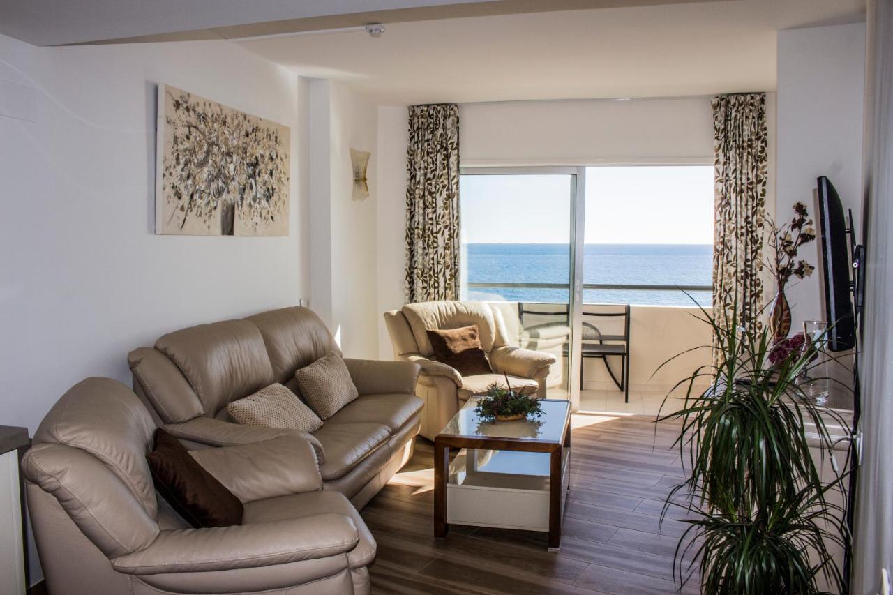 Beachfront In With Sea Views Huoneisto