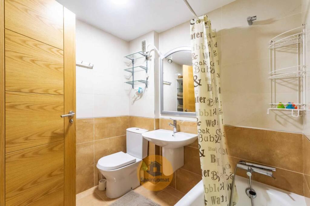 Apartamento Con Amplia Terraza En *