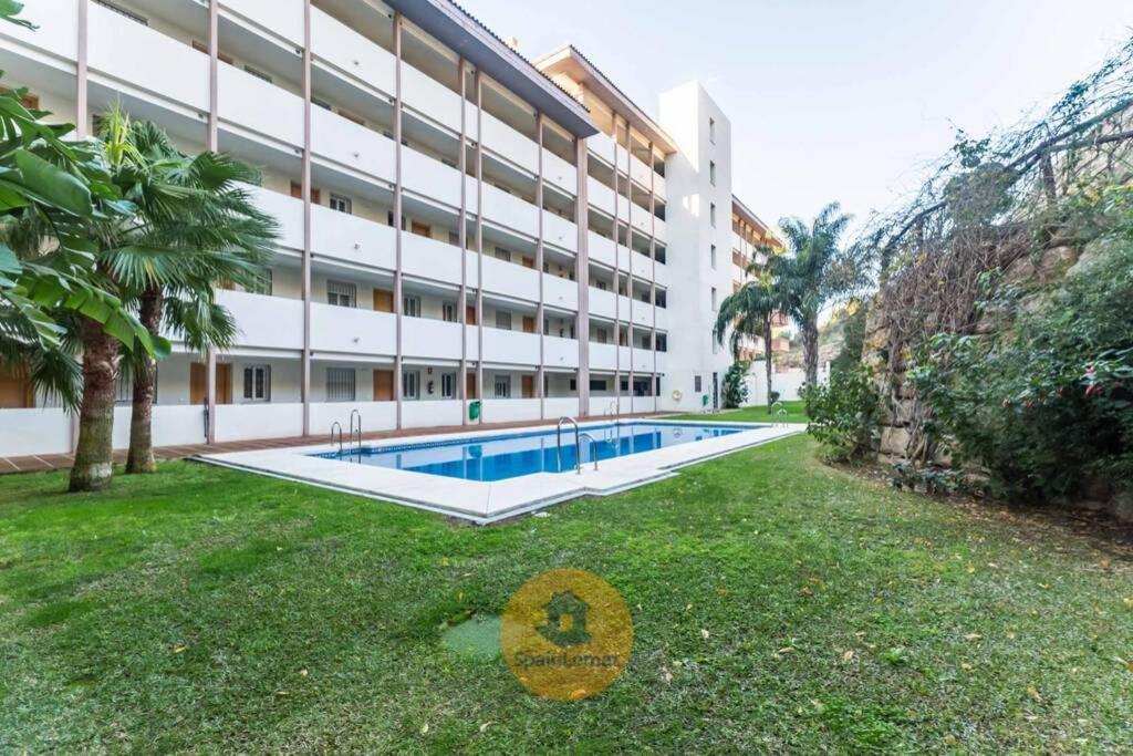 Apartamento Con Amplia Terraza En Fuengirola