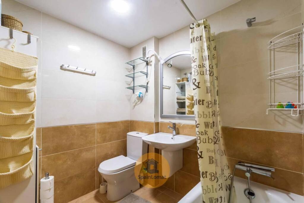 Apartamento Con Amplia Terraza En *