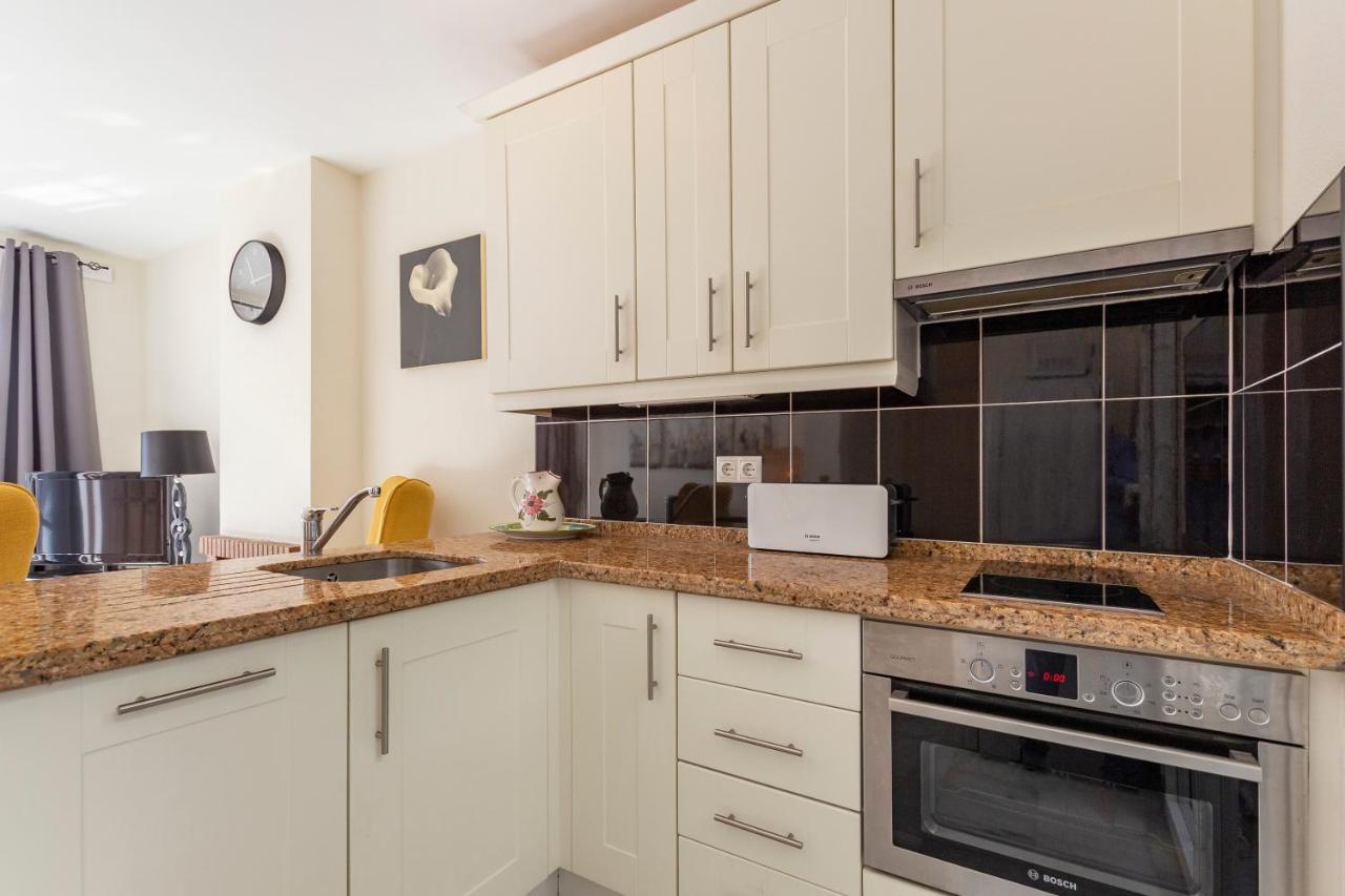 Sanders Golf - Lovely Two-bedroom With Shared Pool Apartment *