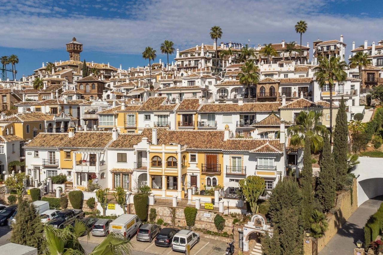 Sanders Golf - Lovely Two-bedroom With Shared Pool * Fuengirola