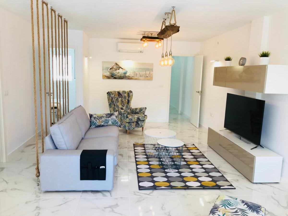 Apartment New 2br 100m-to-beach Free Parking
