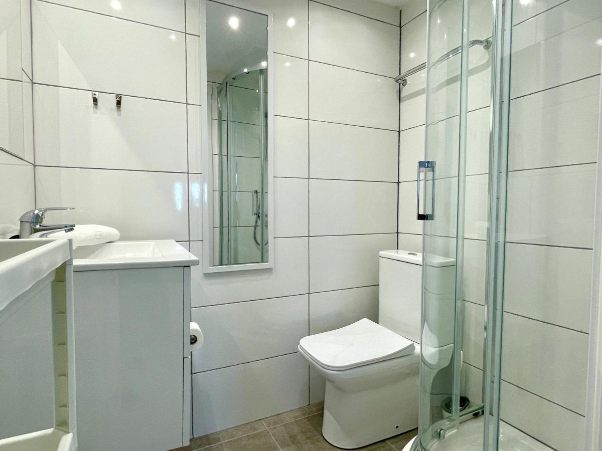 Private Beachfront With Sea View At Stella Maris Apartment *