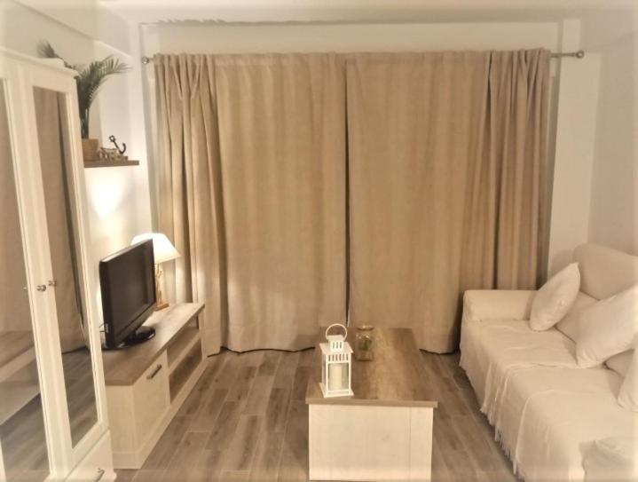 Playa Y Piscina Perla 2 Estudio * Fuengirola