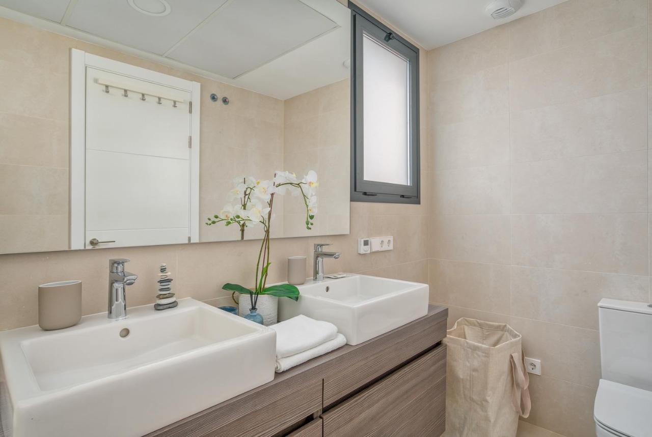 Luxurious With Pool And Gym El Higueron By Costarentals - Ref 149 *