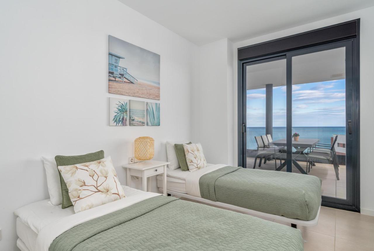 Appartement Luxurious With Pool And Gym El Higueron By Costarentals - Ref 149 *