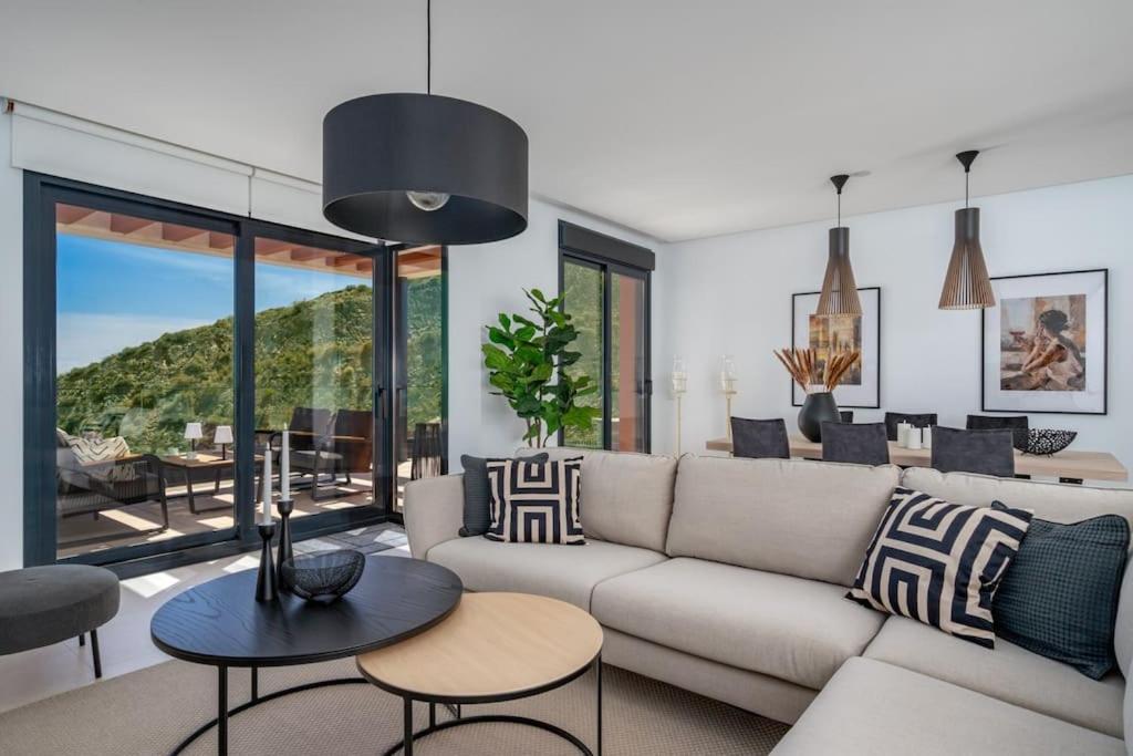 Apartment Stunning Penthouse W Private Pool In El Higueron By Costarentals - Ref 178 *