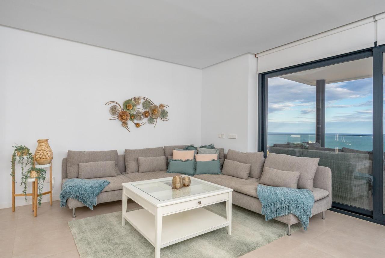 Appartement Luxurious With Pool And Gym El Higueron By Costarentals - Ref 149