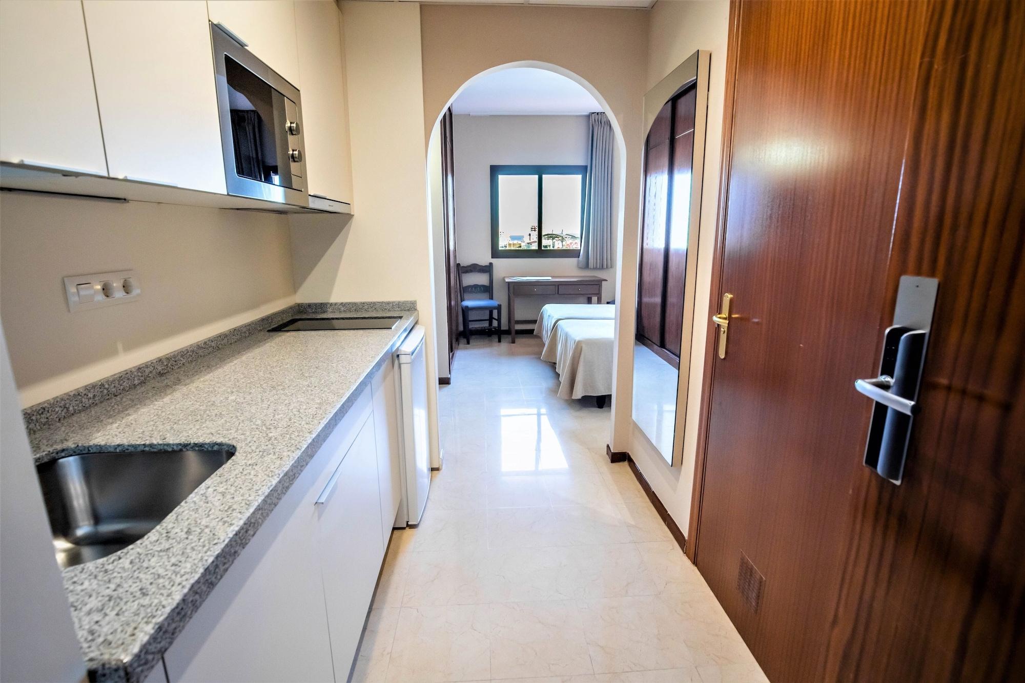 Aparthotel Ilunion Miramar 3*