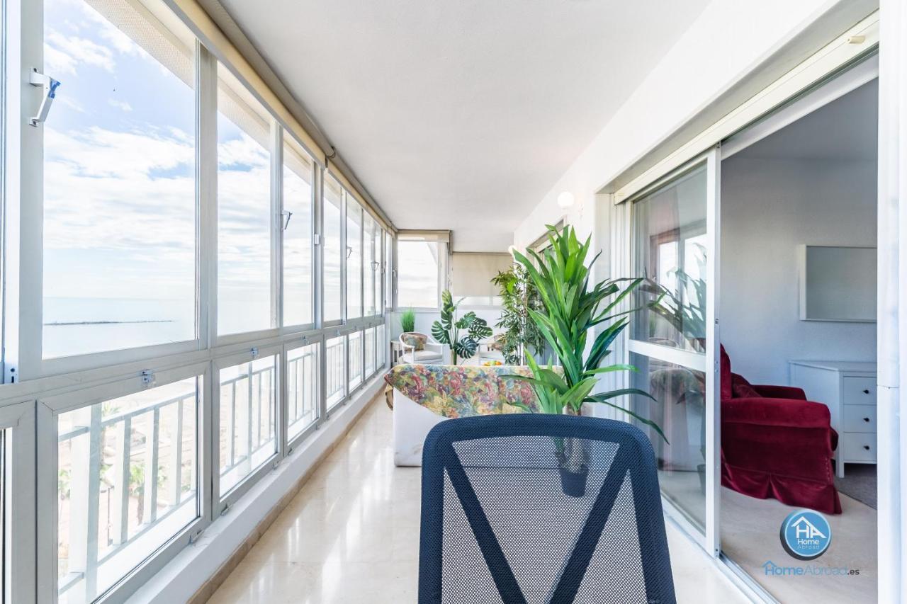 Super Exclusive With Free Parking Appartement *