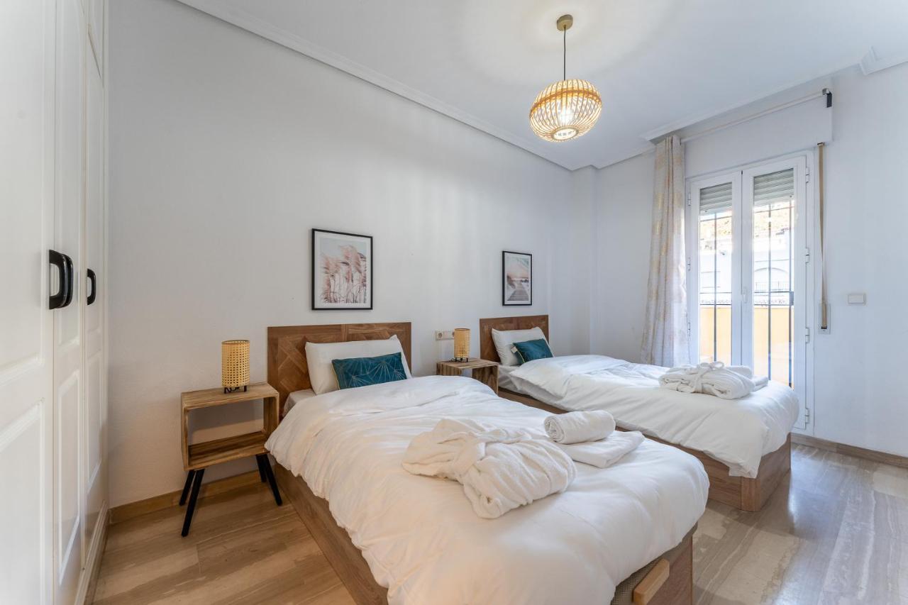 Superb Location Beachfront , 3 Bed With Terrace Apartment Fuengirola