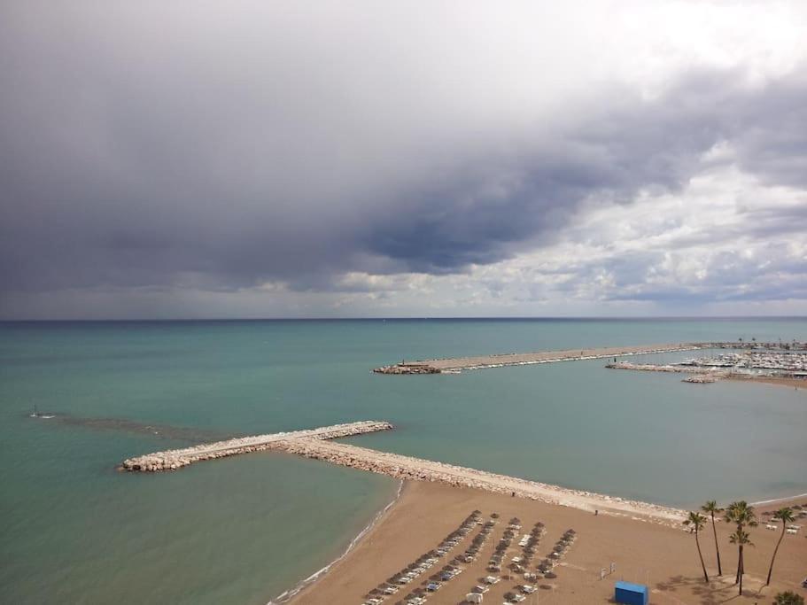 Seafront With Open-air Heated Pool Appartement *