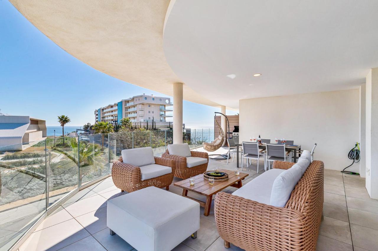 Apartment Lovely 3 Bedroom Next To Higueron Area. *