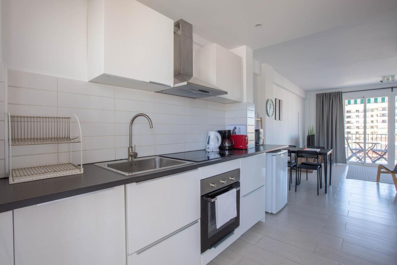 With Balcony In By Costarentals - Ref 92 Apartamento